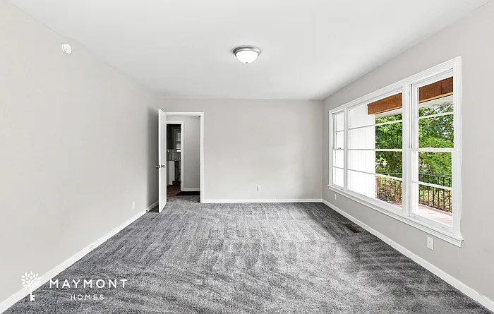 205 Ridgewood Ave — Photo 3