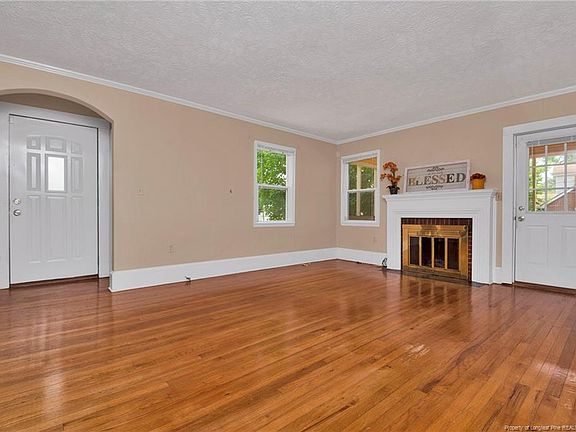 5th image of 208 Sherman Dr