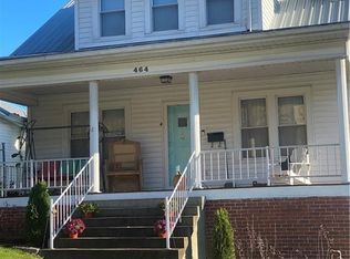 464 3rd St, Madison, WV 25130