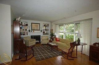 2nd image of 30621 N Greenbriar Rd