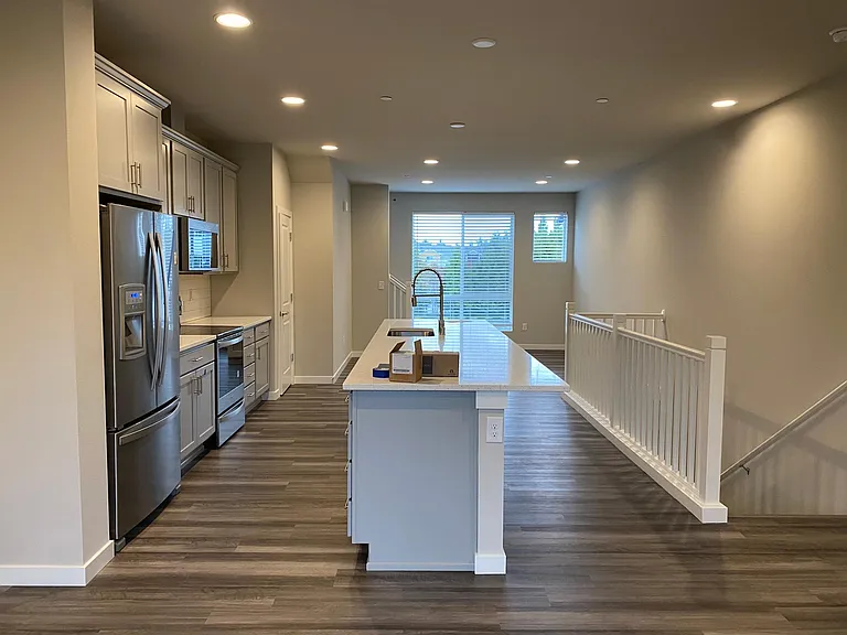 14715 Admiralty Way #A5 — Photo 6
