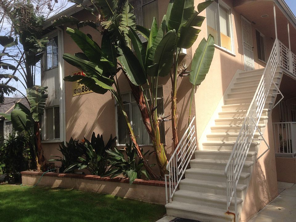 3034 Royal St. Exterior