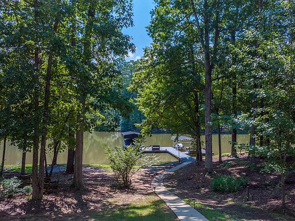 4th image of 1050 Granite Dr