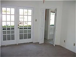 4800 W Lovers Ln — Photo 4