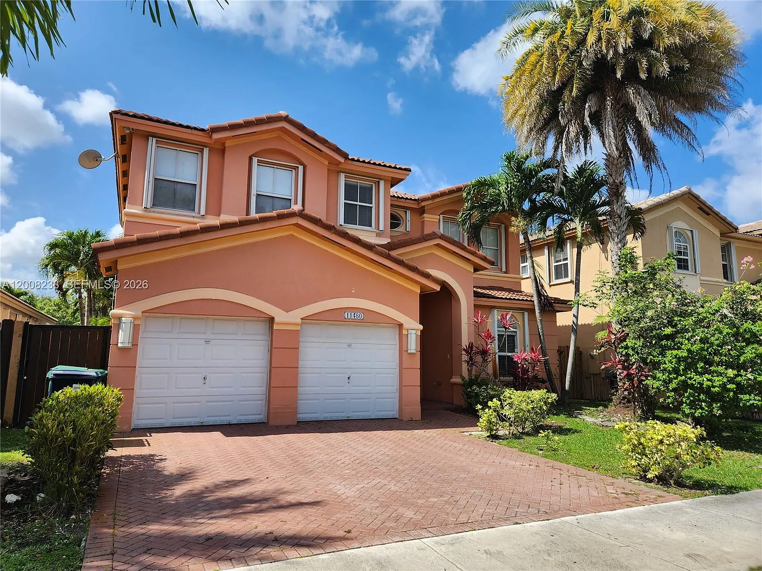 Island At Doral North West — Photo 4