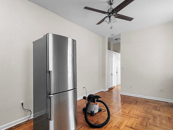5th image of 102 Nagle Ave #6