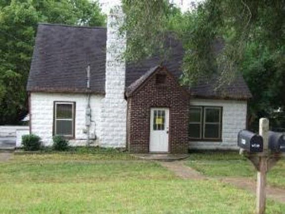 2nd image of 2534 Larkwood Ln
