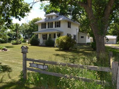 206 3rd St SE, Moffit, ND, 58560