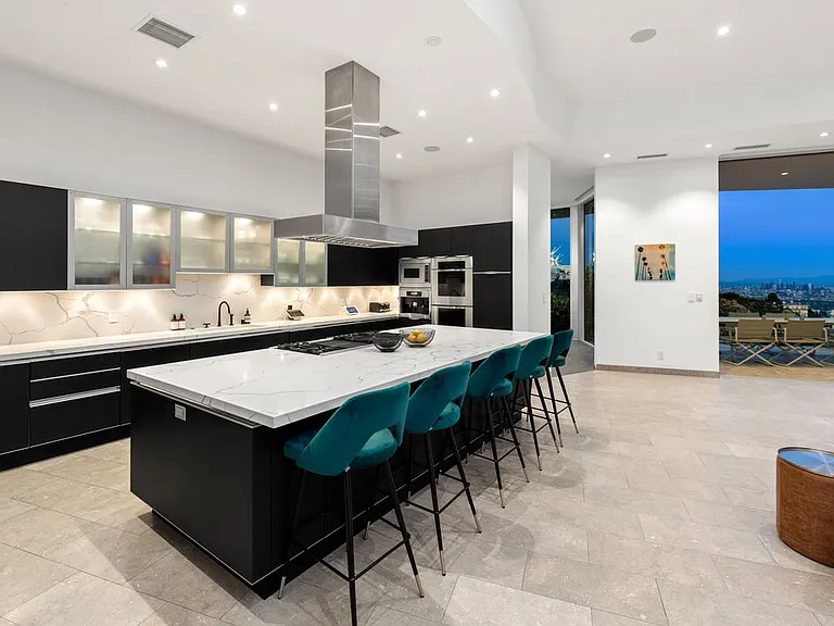 9305 Nightingale Dr — Photo 13