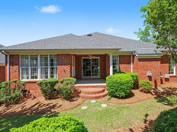 901 Carob Ct, Fuquay Varina, NC 27526