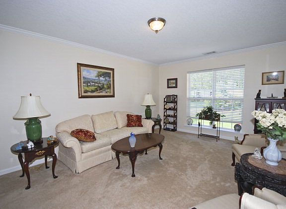 3rd image of 578 Madelyn Dr