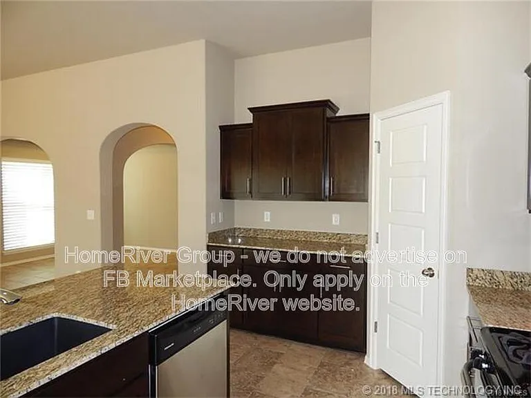 8950 E 133rd St S — Photo 5