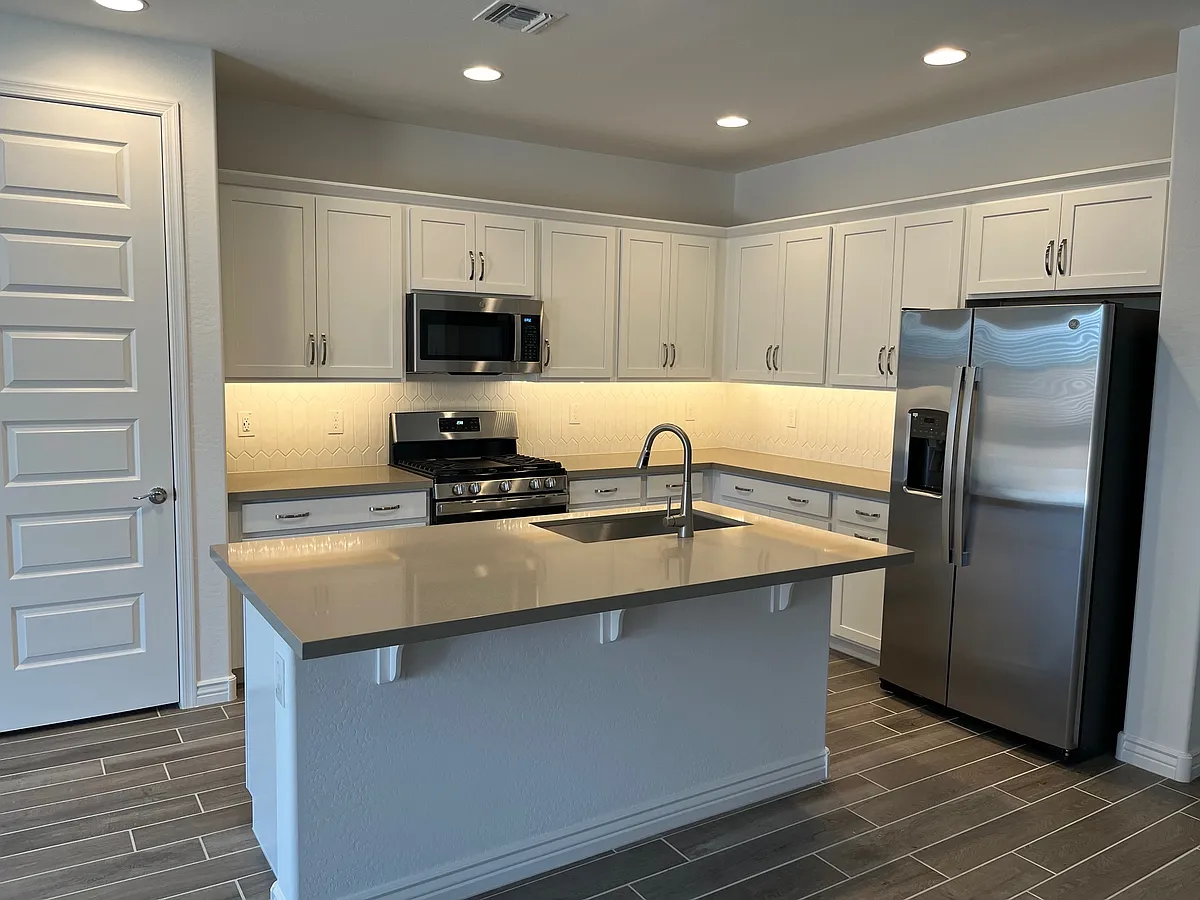 Building Photo - 17562 W Solano Ct
