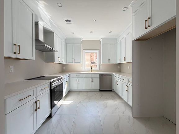 2nd image of 228 Sinclair Ave #1A
