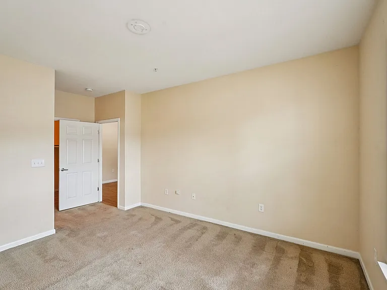The Enclave Apartments — Photo 8