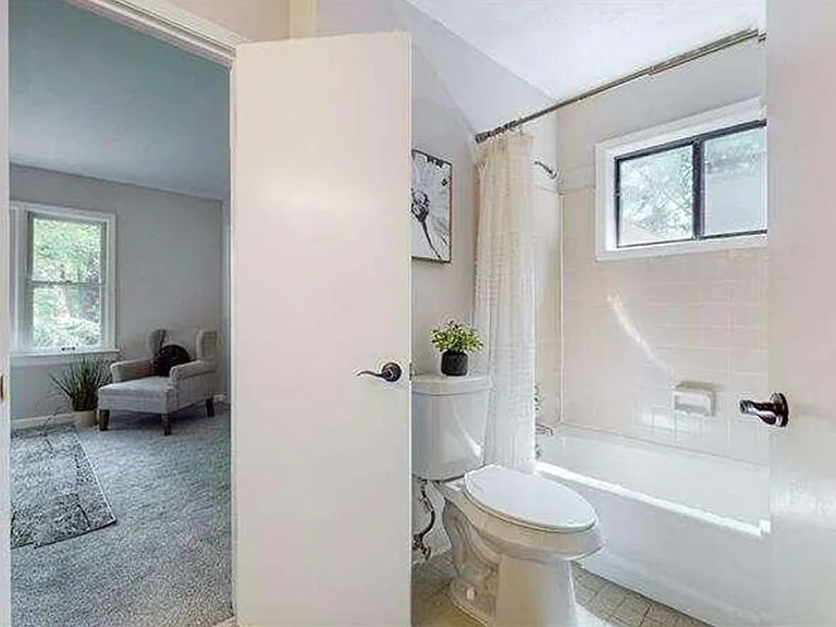 2355 Virginia Pl NE — Photo 12