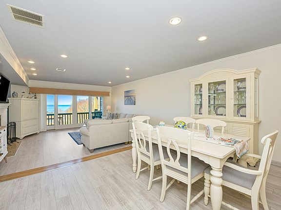 5th image of 108 Fox Hill Dr Unit 108