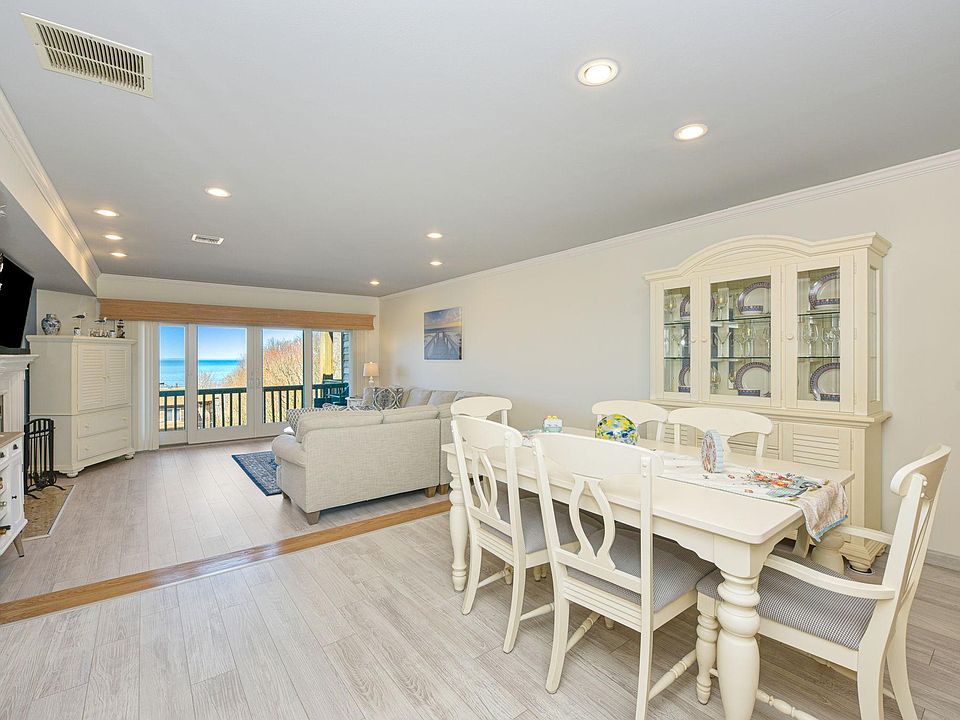 108 Fox Hill Dr Calverton, NY, 11933 Apartments for Rent Zillow