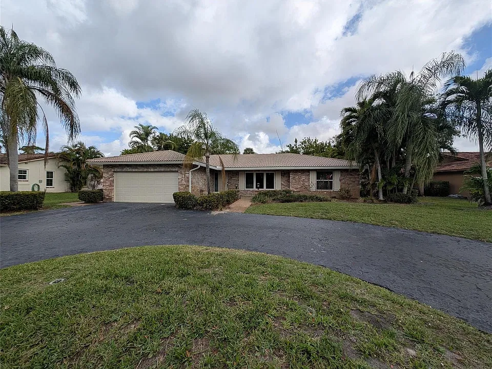 9135 NW 3rd Ct