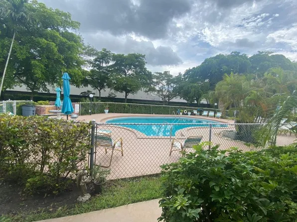3701 Tyler Street #105, Hollywood, FL 33021