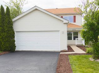 16756 S Parker Ridge Dr, Lockport, IL 60441