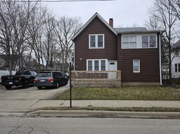 817-817 1/2 Pleasant St, Dekalb, IL 60115