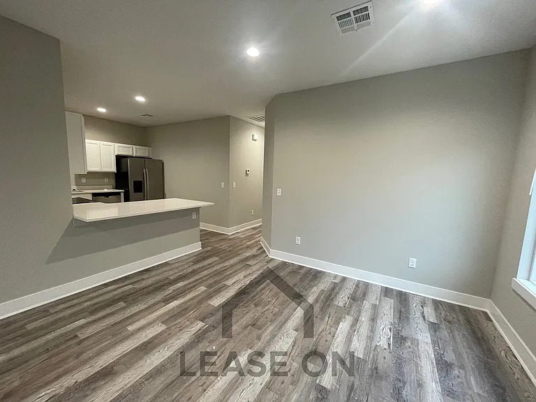 16285 W Ike Ct — Photo 9