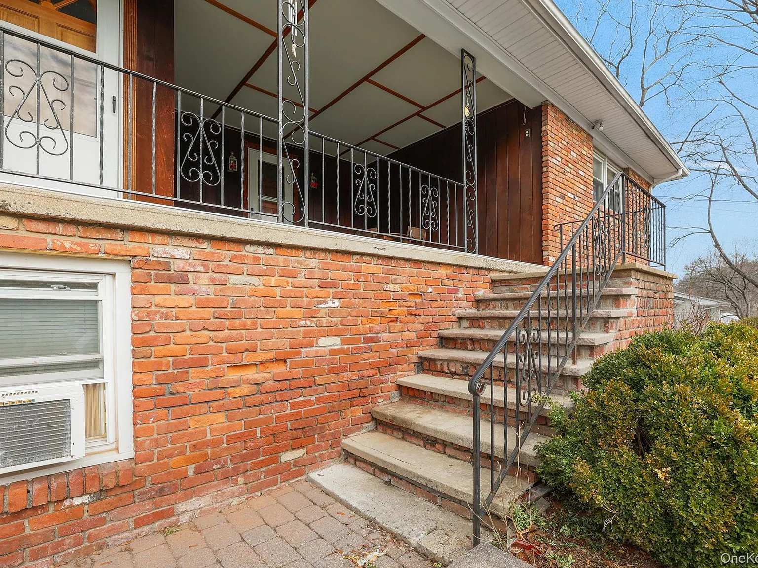 4 bed, 2.0 bath, 1700 sqft, $3,900 — Photo 3