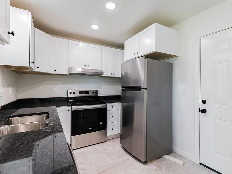 1802 S 14th Pl — Photo 7