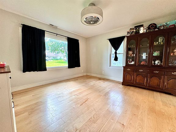 3rd image of 2405 57th St