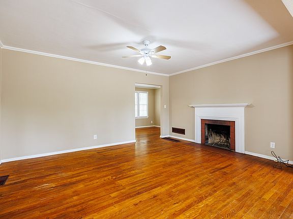 4th image of 711 W Alden Ave