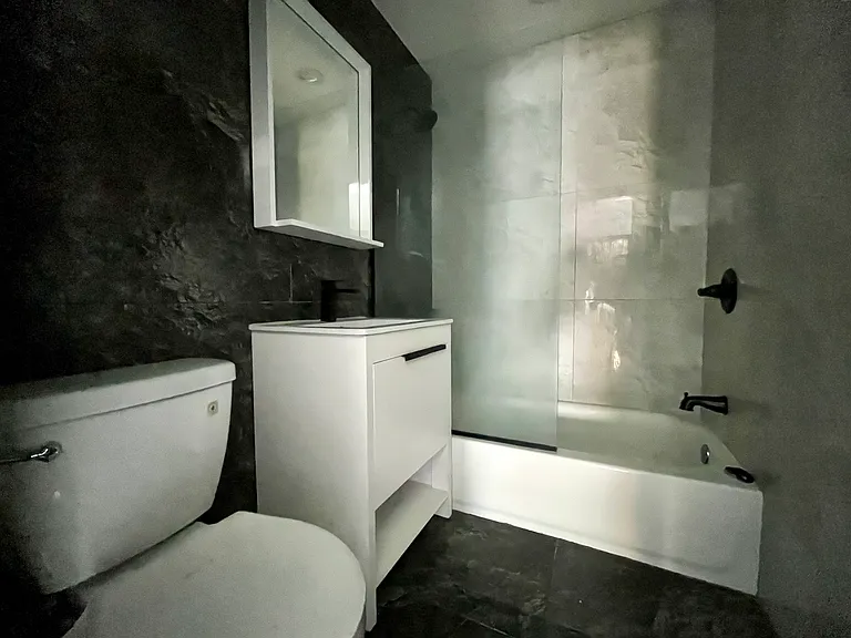 1614 Harrison St #8 — Photo 7