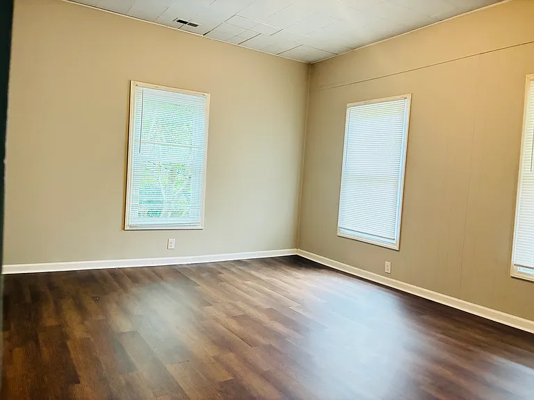 408 Leland St — Photo 17