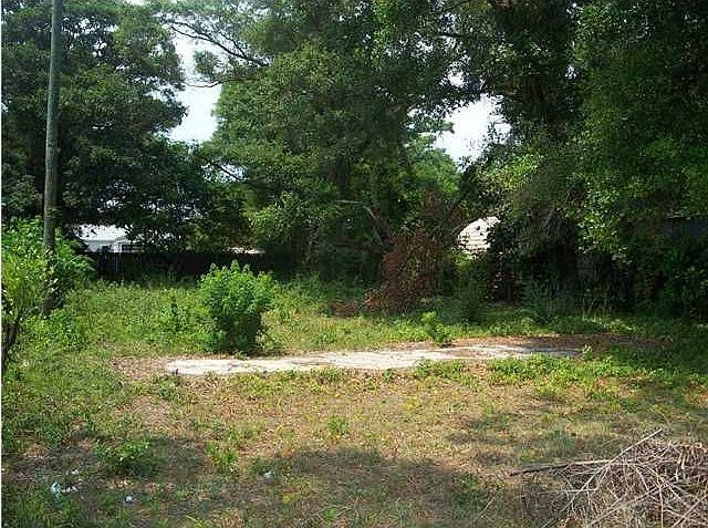 1st image of 3882 Barrancas Ave