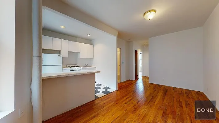 Rented by Bond New York | media 25