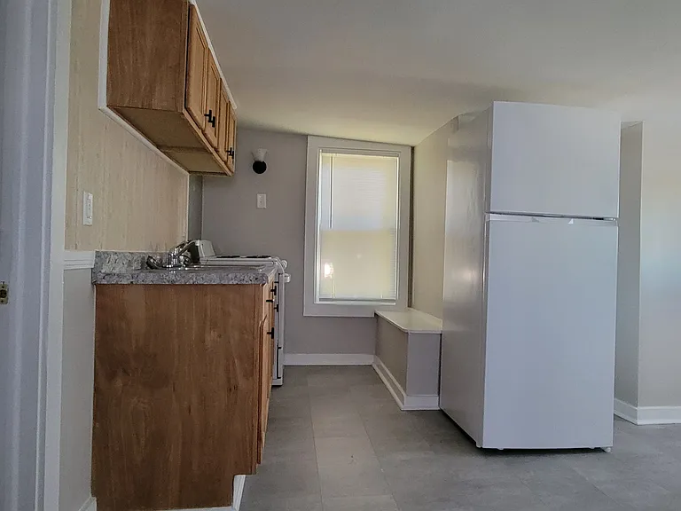 135 Byron St #2 — Photo 7