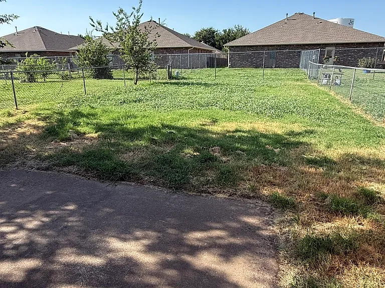 139 Barrett Pl — Photo 19