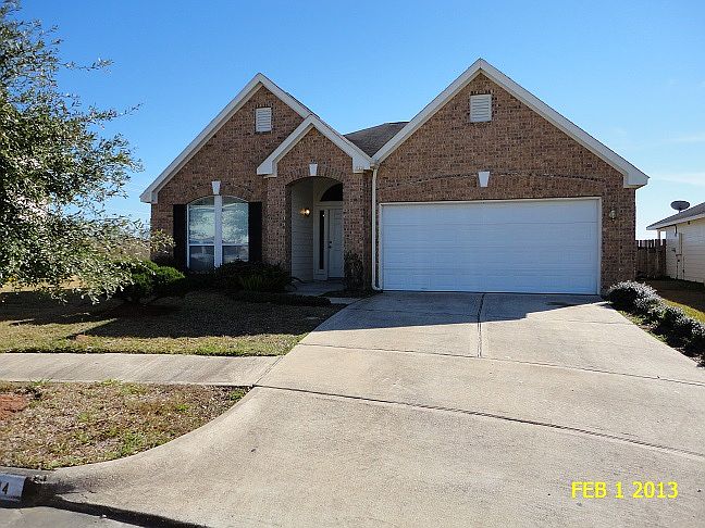 Good curb appeal up front