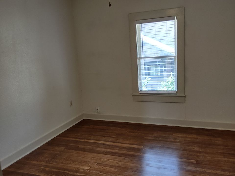 bedroom #1