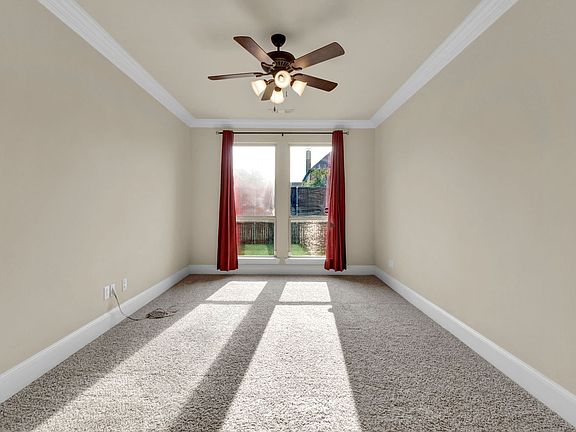5th image of 425 El Camino Dr