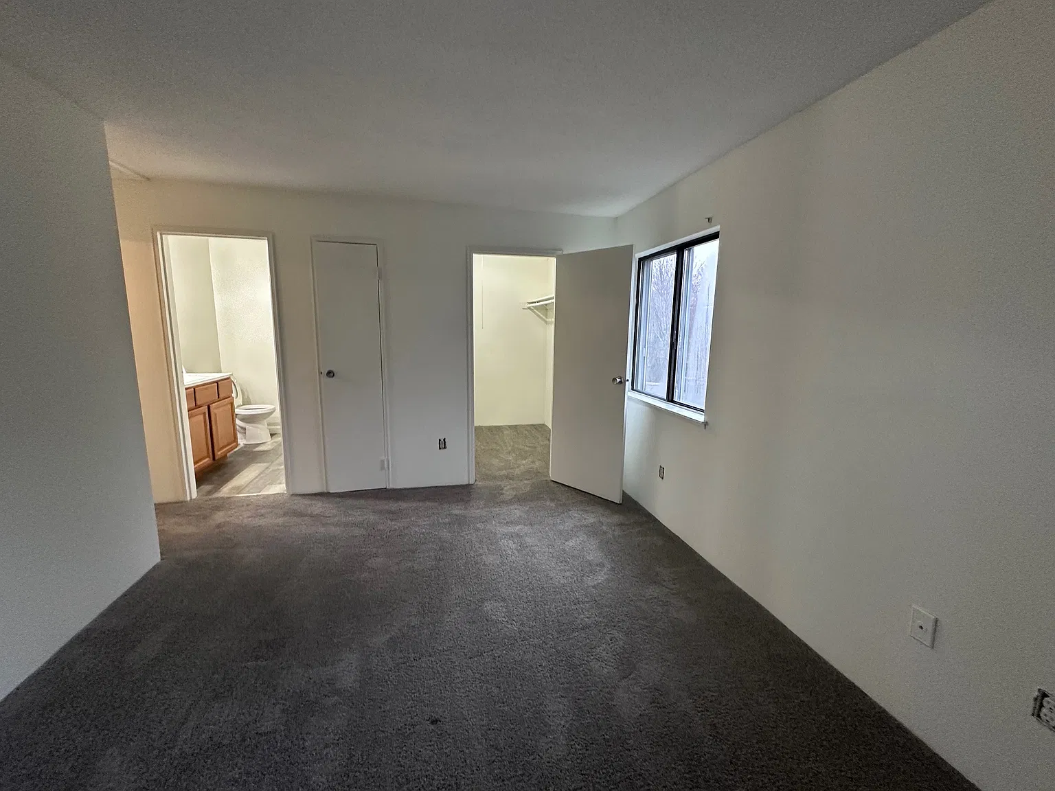 2 bed, 865 sqft, $2,700 — Photo 4