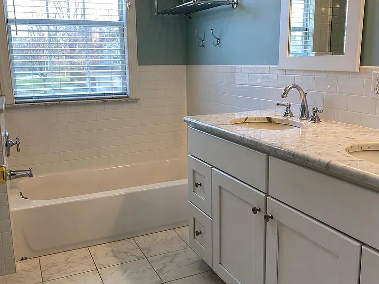 4 Kensington Ct — Photo 34
