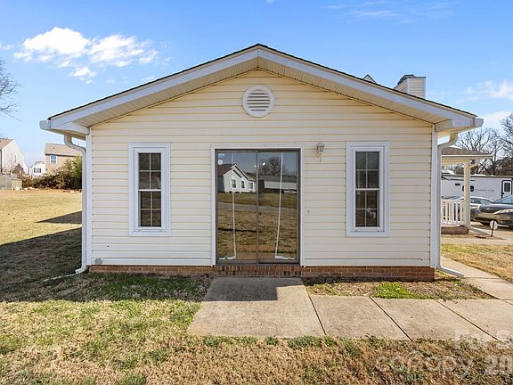 3rd image of 5400 Barnview Ct