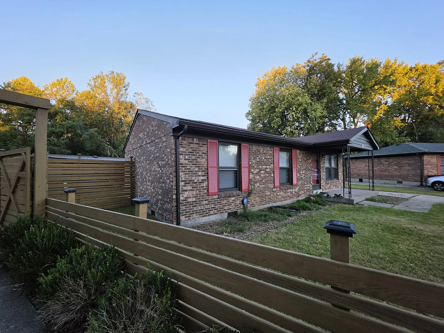 4 bed, 1.5 bath, 1266 sqft, $2,000 — Photo 3