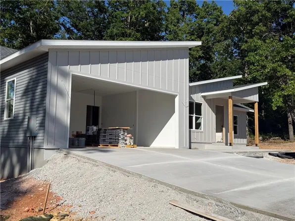 2 Davington Ln, Bella Vista, AR 72715