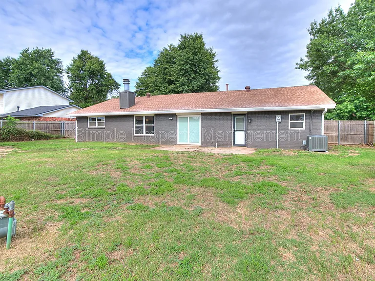 2401 Fedderson Dr — Photo 36