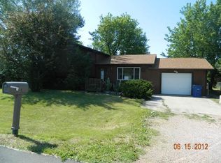 4715 Meadowland Dr, Rapid City, SD 57703