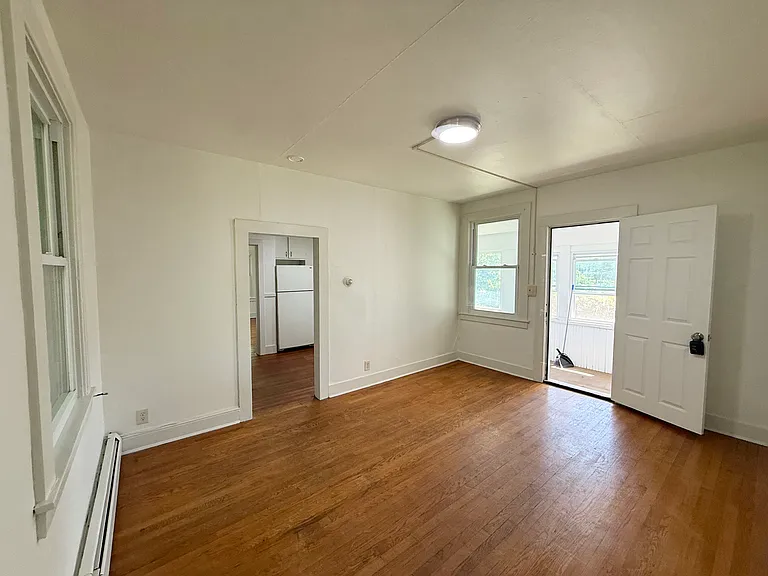 156 Main St — Photo 6