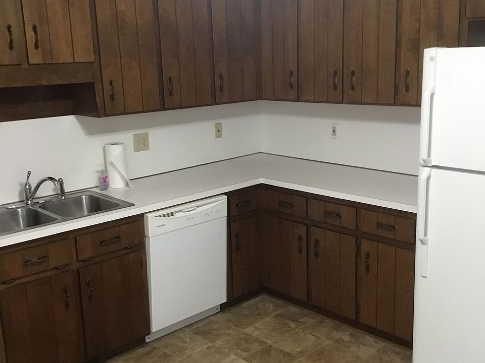 2nd image of 401 Creekway Dr