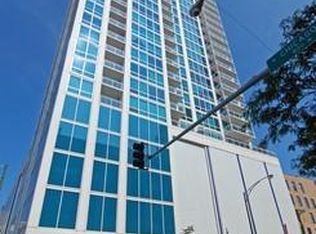 757 N Orleans St APT 610, Chicago, IL 60654